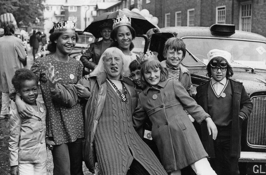 Savile bắt đầu nổi tiếng ở Anh với vai trò là một DJ trên đài phát thanh và sau đó là MC truyền hình từ năm 1975.