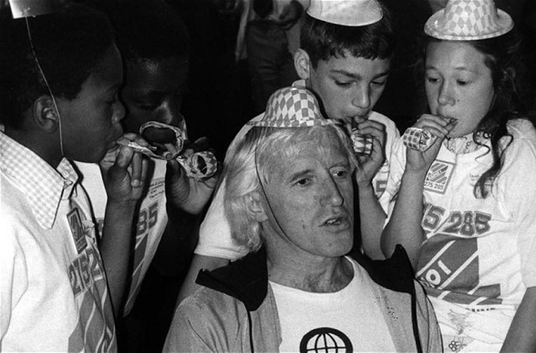 Nhưng một số bệnh nhân lại phàn nàn rằng họ bị Savile lạm dụng tình dục. Một nạn nhân nam 14 tuổi cho biết Savile đã tiếp cận cậu khi cậu đang phải ngồi xe lăn. “Ông ta đặt tay lên đùi cháu rồi đột nhiên chuyển hướng tay vào phía dưới áo choàng bệnh viện cháu đang mặc, luồn tay vào bộ phận sinh dục của cháu và siết chặt” – nạn nhân kể lại.