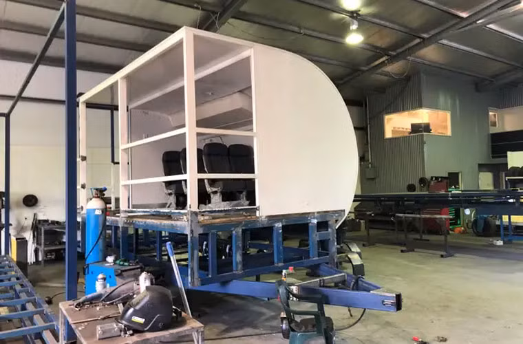 Công ty Tiny House Guys đã mua lại chiếc máy bay này với giá 1.320 USD rồi biến nó thành một căn nhà tí hon.