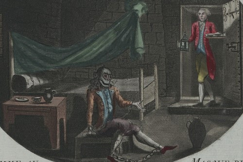 Một tù nhân bị giam cầm vào năm 1669 và từ đó bị chuyển đi nhiều nhà tù và thời gian ở tù là 34 năm. Không ai nhìn thấy mặt của tù nhân này vì lúc nào mặt ông ta cũng bị che bởi một tấm vải nhung đen. Ngày 19/11/1703, người tù nhân này qua đời dưới cái tên Marchioly. Và cho tới tận khi chết, không ai biết tù nhân này thực sự là ai.