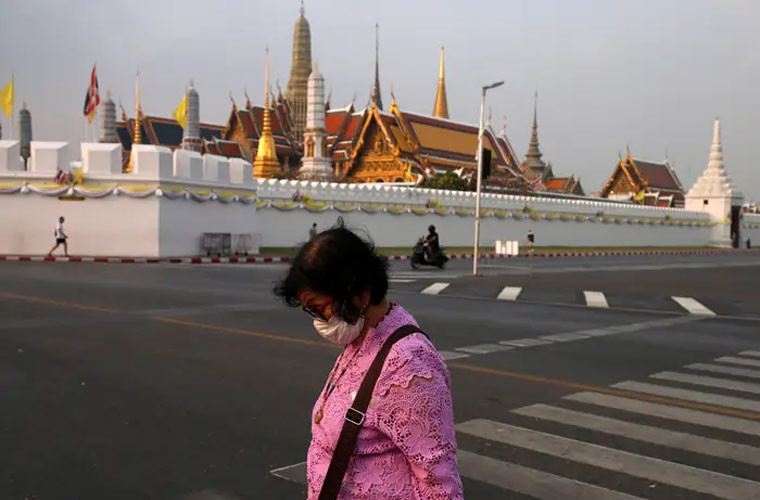 Cung điện Hoàng gia Thái Lan ở Bangkok vẫn mở cửa nhưng khách tham quan thưa thớt.