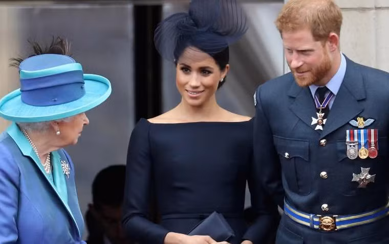 Khi Hoàng tử Harry từ bỏ các nhiệm vụ hoàng gia, anh cũng sẽ không còn danh hiệu trong quân đội.