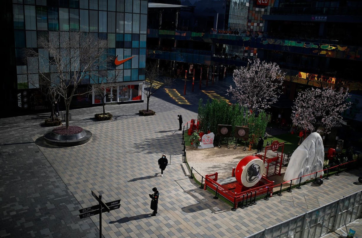 “Chúng tôi biết tình hình dịch virus corona đang nghiêm trọng. Nhưng trung tâm dịch ở khá xa, nên chúng tôi nghĩ chúng tôi ở đây không bị ảnh hưởng nhiều… Đó là cơ hội mà ông trời ban cho chúng tôi để gia đình có thêm giây phút bên nhau, cùng ngắm tuyết rơi và không phải đi làm” – ông Kiều nói.