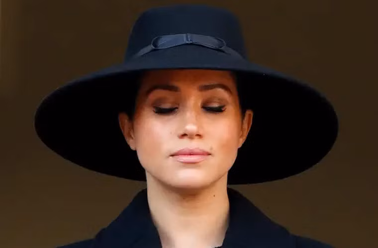 Tháng 11/2019: Meghan tham dự sự kiện Remembrance Sunday ở London.