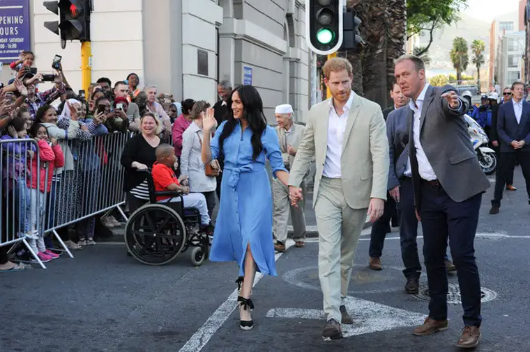 Sau đó, đại diện của cặp đôi cho biết hai người không có ý định yêu cầu chính phủ Mỹ trả tiền dịch vụ bảo vệ cho họ.