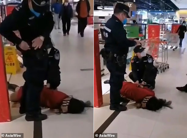 Khong chiu deo khau trang, nguoi phu nu bi loi ra khoi sieu thi