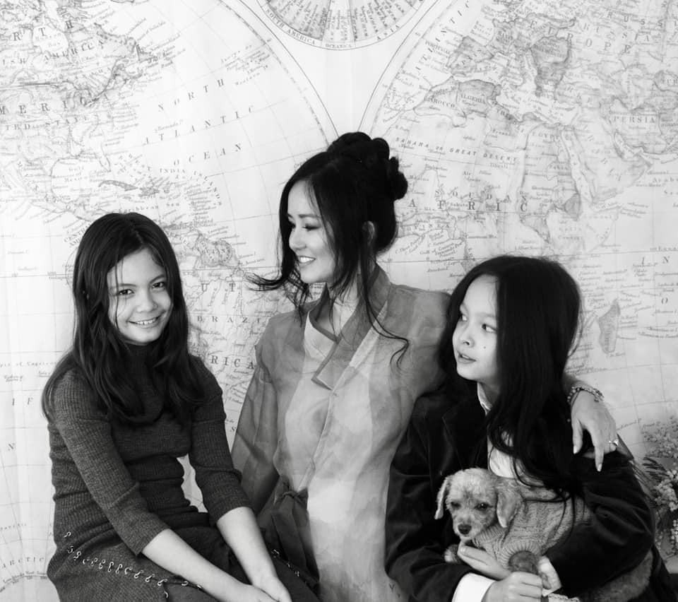 Con trai và bố mẹ đến chơi nhà mới của NSND Công Lý ngày Tết - Hình 3 Con trai va bo me den choi nha moi cua NSND Cong Ly ngay Tet-Hinh-3