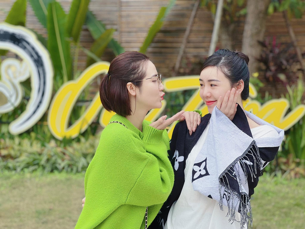 Con trai và bố mẹ đến chơi nhà mới của NSND Công Lý ngày Tết - Hình 9 Con trai va bo me den choi nha moi cua NSND Cong Ly ngay Tet-Hinh-9