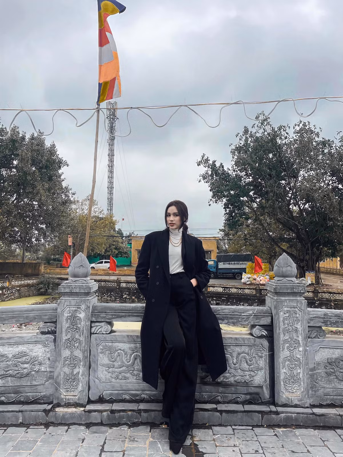 Con trai va bo me den choi nha moi cua NSND Cong Ly ngay Tet-Hinh-11