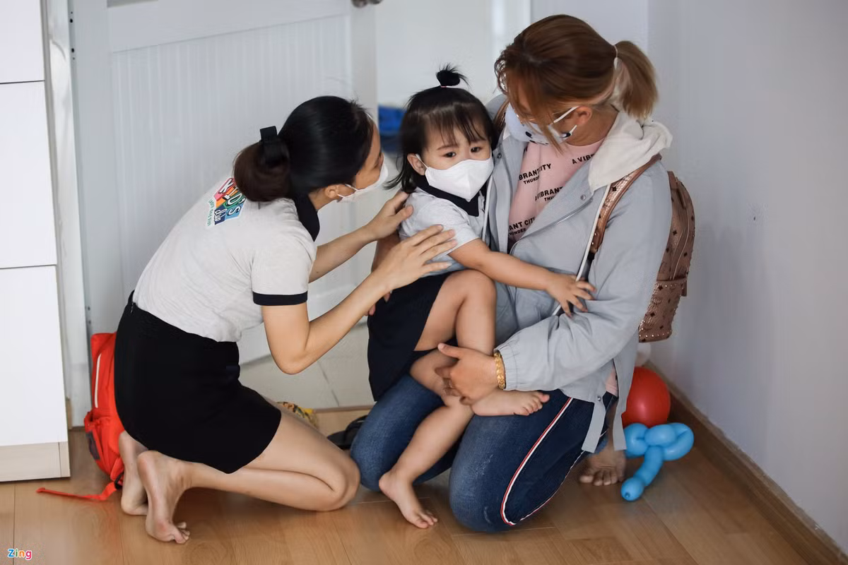 Bà Lương Thị Hồng Điệp, trưởng Phòng Giáo dục Mầm non, Sở GD&amp;ĐT TP HCM, cho biết tuần đầu khi trẻ đi học lại, tạm thời các trường chưa tổ chức ăn sáng mà dành thời gian dạy trẻ những kỹ năng thích ứng với việc đi học lại trong thời kỳ bình thường mới.