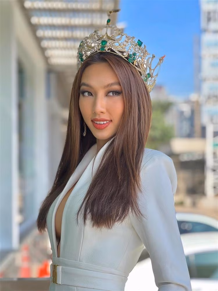 Vi sao body hoa hau Thuy Tien khong the diem 10?-Hinh-3