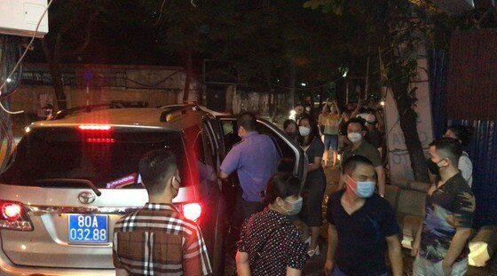 Sau khi nghe 1 người khác đưa ra quan điểm tạm giữ Tài là "non", Lê chỉ đạo Ngọc phải đưa Tài ra khỏi Nhà tạm giữ Công an quận Tây Hồ. Khi Ngọc báo cáo nếu muốn cho Tài về thì phải có các quyết định theo quy định, tuy nhiên Lê chỉ đạo Ngọc cứ xuống Nhà tạm giữ để nhận Tài. Lê chỉ đạo Ngọc khi đến Nhà tạm giữ thì gọi điện thoại để Lê nói chuyện với Trung – cựu Phó Đội trưởng Đội Cảnh sát thi hành án hình sự và hỗ trợ tư pháp Công an quận Tây Hồ thời điểm năm 2016. Tài sau đó được thả.