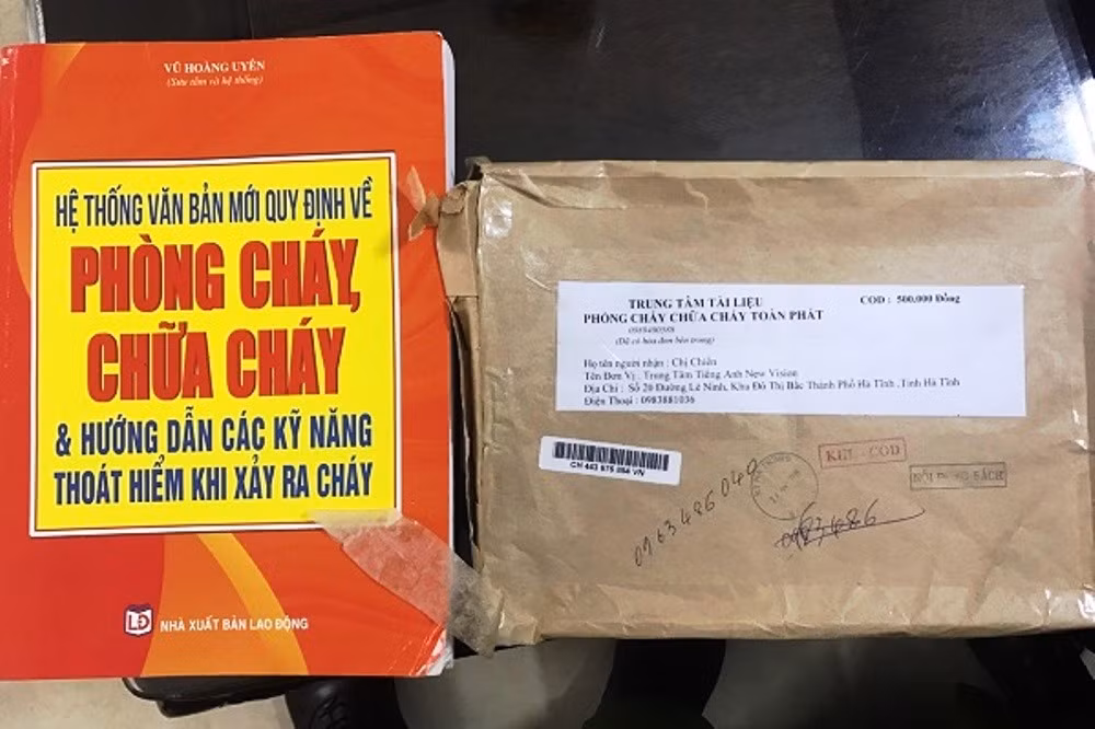 Canh bao gia danh canh sat de ban tai lieu phong chay chua chay