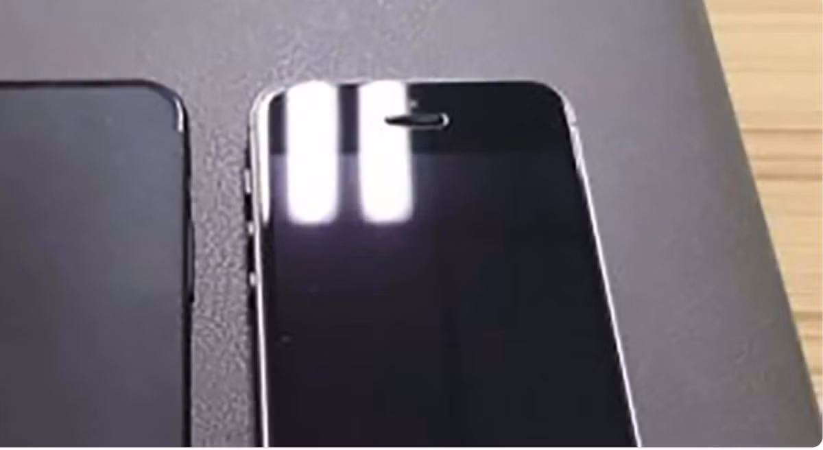 iPhone SE 3 lo anh tren tay thuc te?