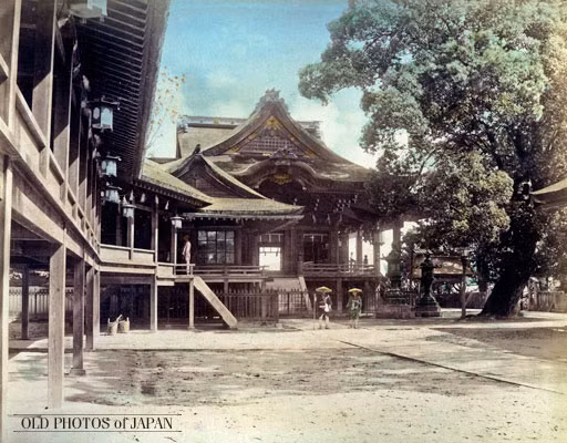 Ảnh đẹp ngôi đền Kotohira-gu thuộc tỉnh Kagawa trên đảo Shikoku. Ngay từ thời kỳ Edo, khu vực này đã rất nổi tiếng với cảnh sắc hoa anh đào tuyệt đẹp.