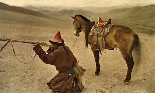 Loat anh gia tri: Mong Co nam 1913