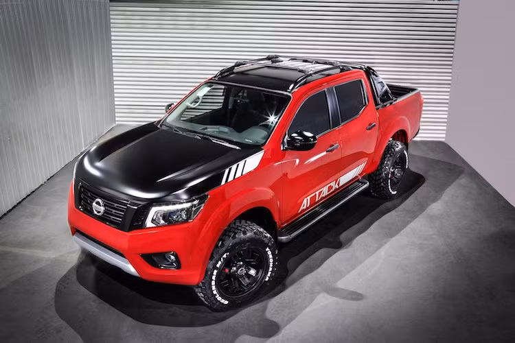 Tại nhiều quốc gia trên Thế giới trong đó có Argentina, dòng bán tải Nissan Navara được bán với tên gọi khác là Nissan Frontier. Mới đây trong khuôn khổ triển lãm xe hơi Buenos Aires, Nissan đã trưng bày mẫu xe ý tưởng mới dựa trên Navara là Nissan Frontier Attack, được thiết kế bởi studio của hãng đặt ở Rio de Janeiro, Brazil.