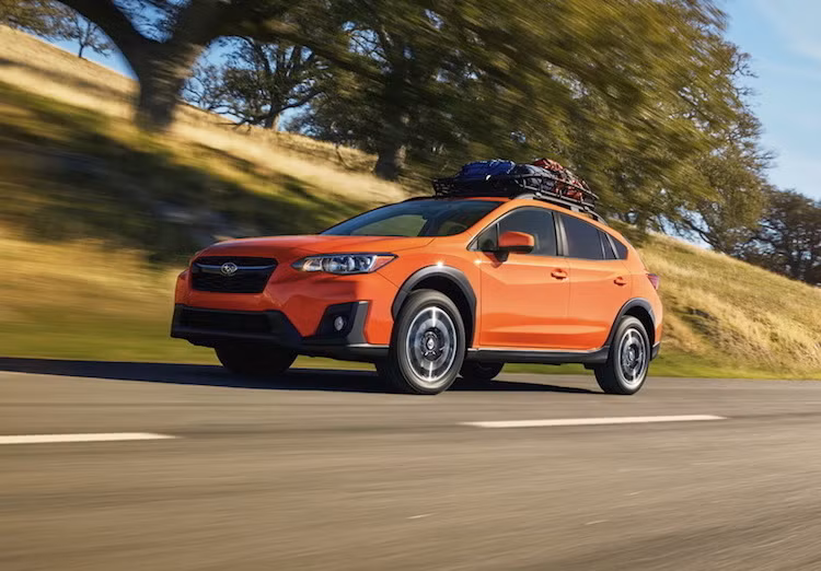 Tại thị trường Mỹ, Subaru Crosstrek thế hệ mới sẽ có tổng cộng 3 bản là 2.0i Base, Premium và Limited với giá bán khởi điểm lần lượt là 22.710 USD (tương đương 515,2 triệu đồng), 23.510 USD (533 triệu đồng) và 27.210 USD (617 triệu).
