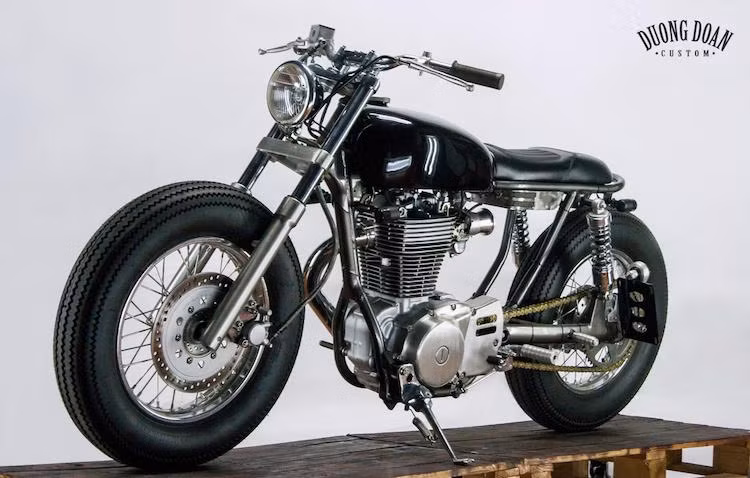 Được sản xuất từ năm 1987 tới 1991, mẫu xe môtô Suzuki Savage 400 là một chiếc cruiser sử dụng chung nền tảng động cơ xi-lanh đơn với chiếc classic bike Suzuki Tempter 400. So với Tempter 400, số lượng các bản độ từ Savage 400 ít hơn và đa số đều làm lại theo dáng bobber.