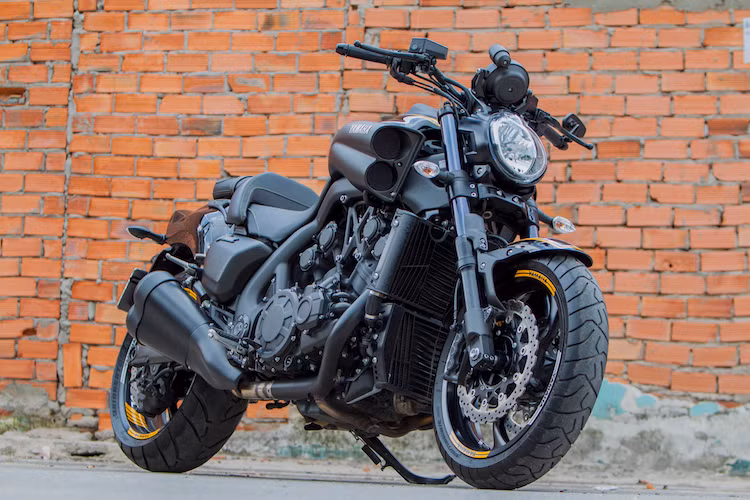 Kể từ năm nay, Yamaha đã "khai tử" Vmax do chiếc xe không đạt đủ tiêu chuẩn khí thải Euro 4. Hãng cũng không có kế hoạch nâng cấp chiếc xe do hiện tại phân khúc power cruiser không còn được ưa chuộng như trước, đồng thời việc nâng cấp cũng khá tốn kém và không đem lại nhiều lợi ích về mặt thương mại.