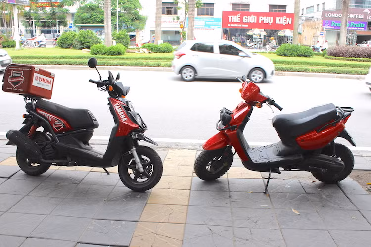 Vào năm 2011, bên cạnh phiên bản Zuma 50, Yamaha còn tung ra chiếc Zuma 125 tại thị trường Mỹ. Về cơ bản, Zuma 125 chính là chiếc Yamaha BWs 125 đã từng được hãng bán ở một số thị trường châu Á trước đó. Mẫu xe này cũng đã từng được Yamaha Việt Nam phân phối chính thức nhưng có doanh số không cao do giá tương đối đắt và kiểu dáng lạ mắt.