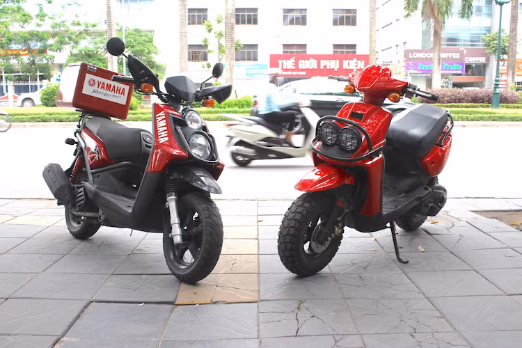 Yamaha Zuma 50 thế hệ thứ 3 "so dáng" cùng Yamaha Zuma 125 - hay BWs 125 tại Việt Nam. Hiện nay, dòng Zuma 50 có số lượng khá ít ở nước ta. Những người đam mê dòng xe này sẽ phải săn lùng xe cũ bán lại, với mức giá từ 26 tới 30 triệu đồng.