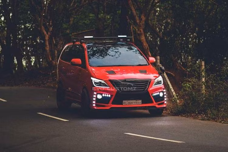 Can canh Toyota Innova do Lexus gia chi 70,4 trieu