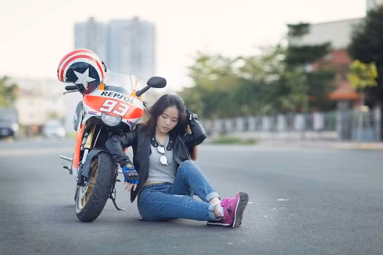 Gói độ sportbike MSX của Tyga có 2 lựa chọn vật liệu là sợi carbon hoặc nhựa bình thường. Trong đó, dàn vỏ bằng sợi carbon còn khiến cho chiếc xe đạt trọng lượng nhẹ hơn so với nguyên bản.