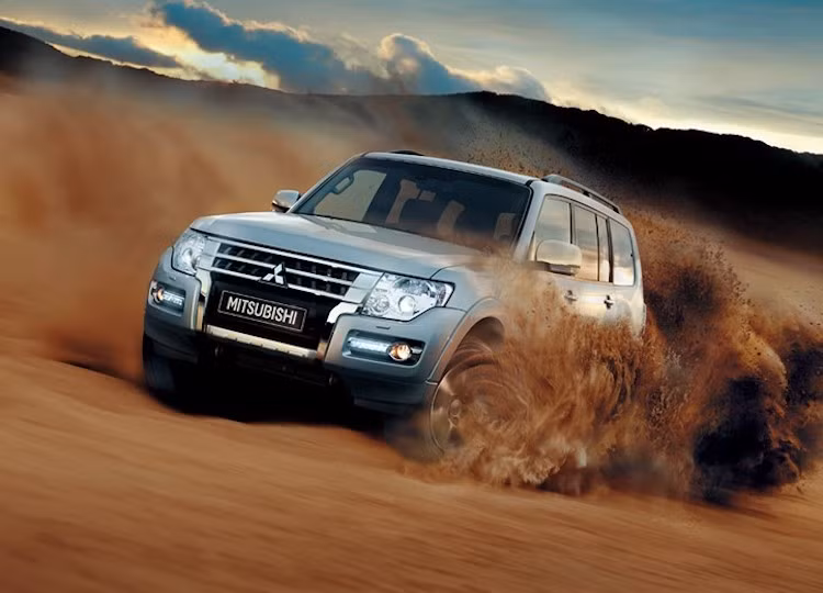 Nếu như có thế hệ mới, nhiều khả năng Pajero sẽ phải buộc sử dụng hệ động lực hybrid kết hợp động cơ điện mới khiến chiếc xe đủ tiêu chuẩn khí thải. Tại triển lãm Tokyo 2 năm trước, hãng đã từng trưng bày một mẫu xe ý tưởng là GC-PHEV, được cho là bản "xem trước" của Pajero thế hệ mới. Tuy nhiên từ đó tới nay, mẫu xe này vẫn chưa được "hiện thực hóa".