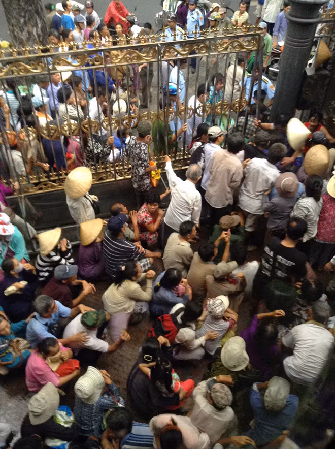 Ca si Ngoc Son va nhung man gay soc tan oc-Hinh-7