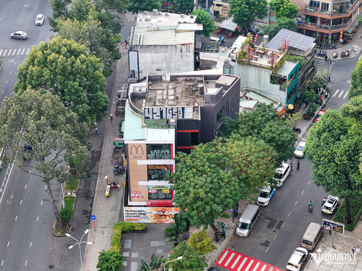 Thông tin từ một website cho thấy, giá mặt bằng ở khu vực này đã tăng gần 16% trong vòng 1 năm qua, hiện trung bình khoảng 183 triệu đồng/tháng.