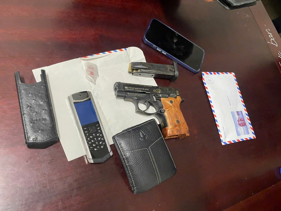 Nghệ An: Bắt đối tượng tàng trữ ma túy có vũ khí nóng - Hình 2 Nghe An: Bat doi tuong tang tru ma tuy co vu khi nong-Hinh-2