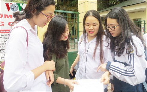 Nhiều học sinh đăng ký trên 10 nguyện vọng khi viết hồ sơ thi THPT Quốc gia 2018 (ảnh minh họa)