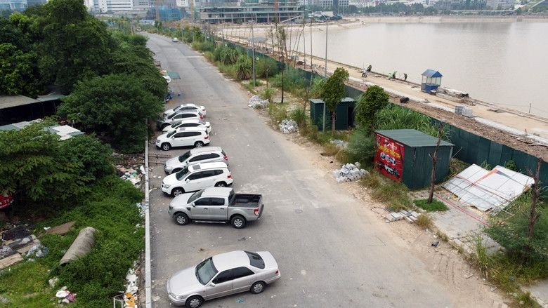 Khu showroom ô tô này có dấu hiệu sử dụng sai mục đích đất.