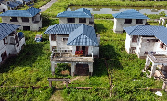 Thời điểm 2004, khu đất thực hiện dự án là đất nông nghiệp, người dân trồng lúa và cây ăn quả, giá đền bù đất là 16,5 triệu đồng/360m2.