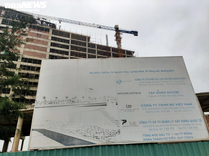 Quy mô xây dựng khối khách sạn, biệt thự nghỉ dưỡng gồm 283 phòng ngủ khách sạn và 18 căn biệt thự nghỉ dưỡng đạt tiêu chuẩn quốc tế 5 sao mang thương hiệu Pullman do Tập đoàn ACCOR quản lý và các dịch vụ đi kèm khác. (Ảnh: VTC News).