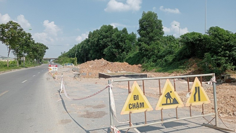 Biet gi ve E.Nhat - nha san xuat ong gang tuyen nuoc sach song Da 2?