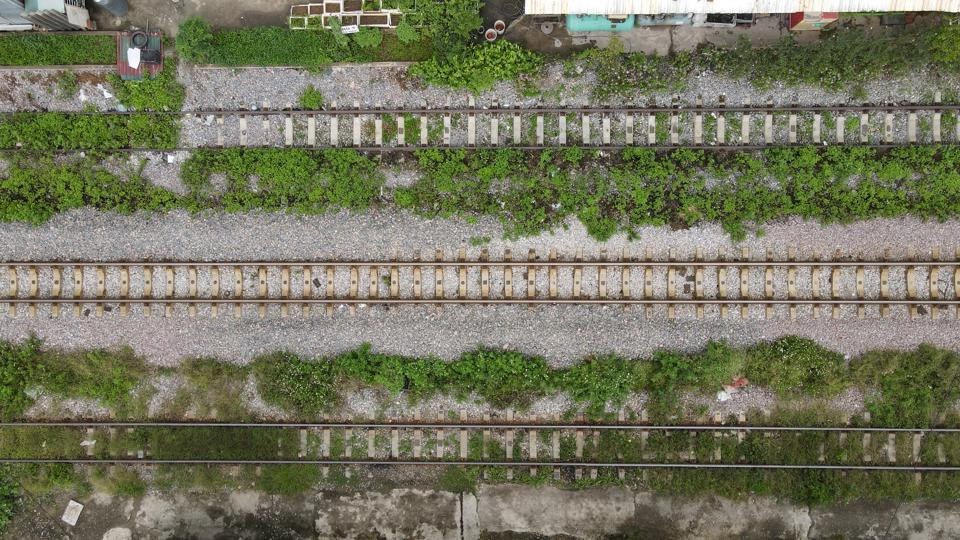 Bộ Giao thông Vận tải chịu trách nhiệm đầu tư các hạng mục với chức năng lập tàu của đường sắt quốc gia, còn UBND TP.Hà Nội sẽ đầu tư các hạng mục khu depot thuộc dự án đường sắt đô thị Yên Viên - Ngọc Hồi. (Ảnh: Kinh &amp; Đô thị).