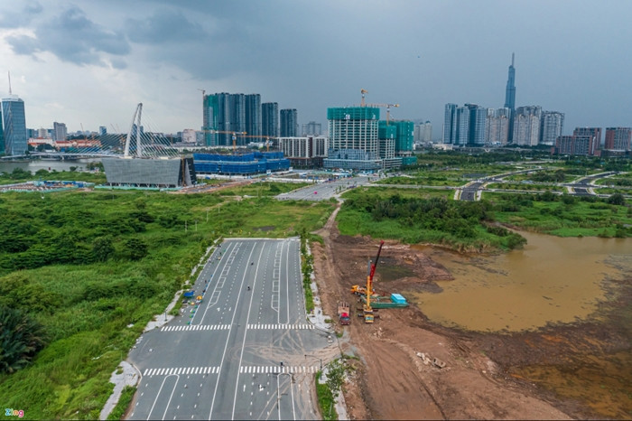 Đại diện nhà đầu tư, Chủ tịch Tập đoàn Lotte (Hàn Quốc) Shin Dong Bin cho biết, dự án có quy mô xây dựng lớn với 5 tầng hầm, 60 tầng nổi, bao gồm khách sạn, khu dân cư, khu thương mại áp dụng công nghệ thông minh. (Ảnh: Zing).
