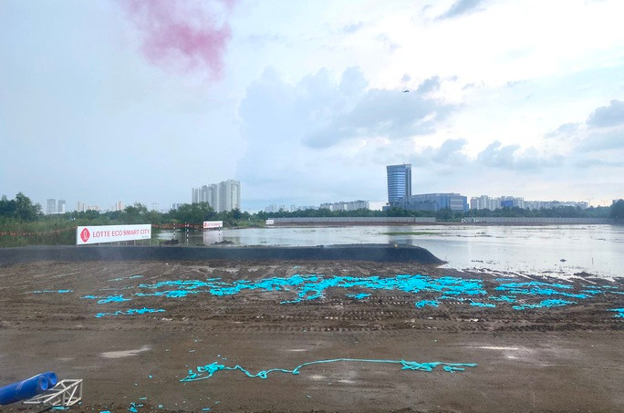 Đây là một trong những công trình trọng điểm của Thủ Thiêm với tổng mức đầu tư khoảng 20.100 tỷ đồng. Khu phức hợp được xây tại khu chức năng 2a với tổng diện tích hơn 74.500 m2. (Ảnh: Người lao động).