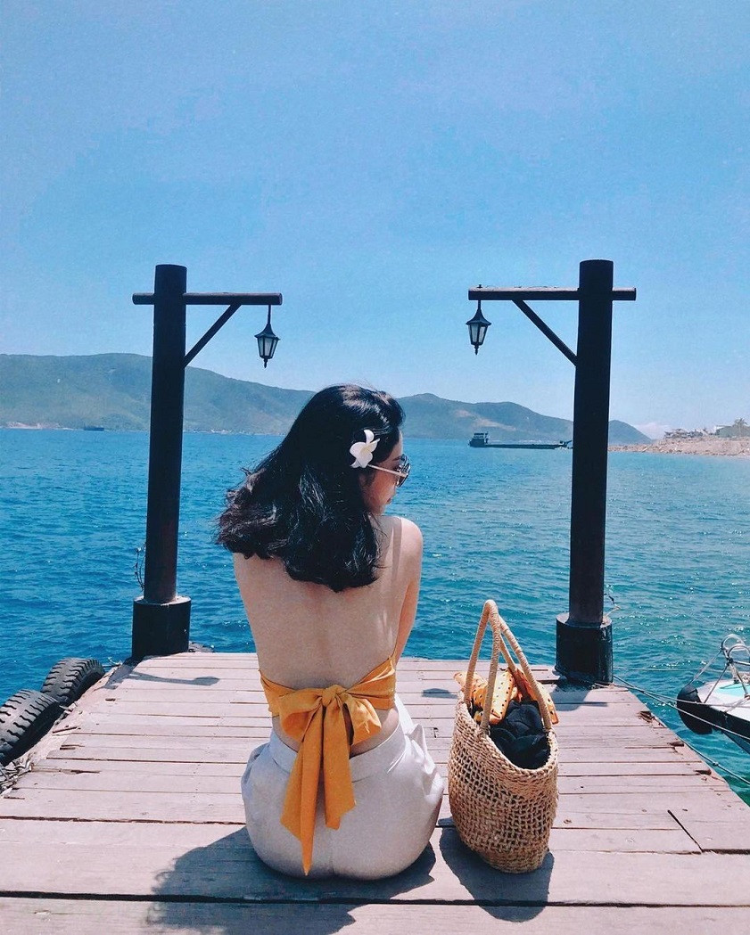 Với vẻ đẹp thơ mộng, nguyên sơ hiếm có, Hòn Tằm đã trở thành địa điểm yêu thích của khách du lịch, nhất là những bạn yêu hình thức nghỉ dưỡng. (Ảnh: Sưu tầm)