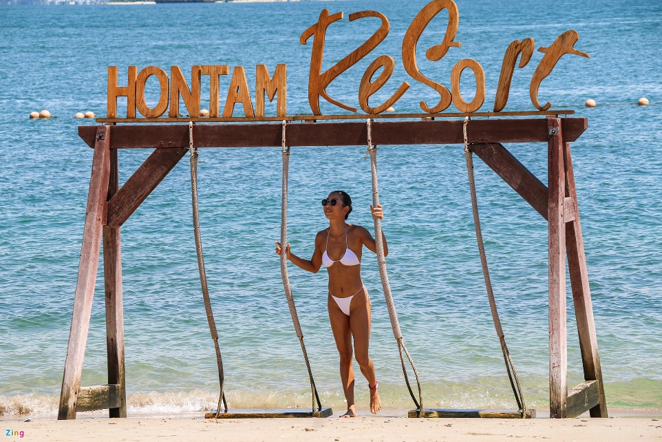 Muốn lên đảo, du khách có thể lựa chọn mua các gói vé tour ở đại lý hoặc mua trực tiếp trên đảo. (Ảnh: Zing).