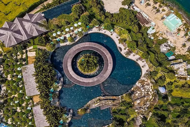 Khu tắm bùn hòn Tằm. (Ảnh: khamphanhatrang).