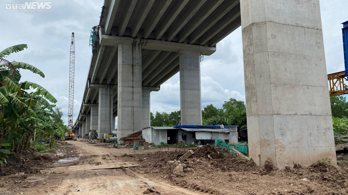Điểm đầu công trình nối với dự án đường cao tốc Trung Lương - Mỹ Thuận; điểm cuối khớp với dự án đầu tư xây dựng đường cao tốc Mỹ Thuận - Cần Thơ. (Ảnh: VTC News).
