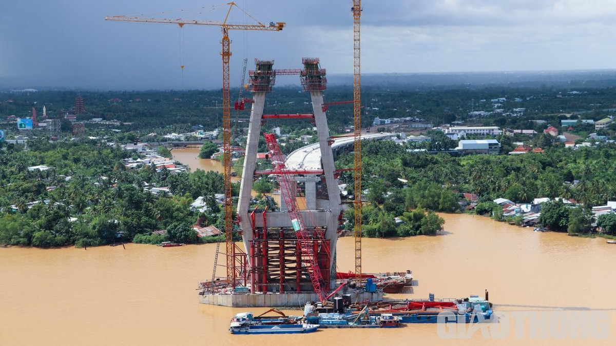 Dự án được khởi công tháng 2/2020 với tổng vốn đầu tư hơn 5.000 tỷ đồng. Dự án được đầu tư bằng nguồn vốn ngân sách Nhà nước. Thời gian hoàn thành dự kiến năm 2023. (Ảnh: Báo Giao thông).