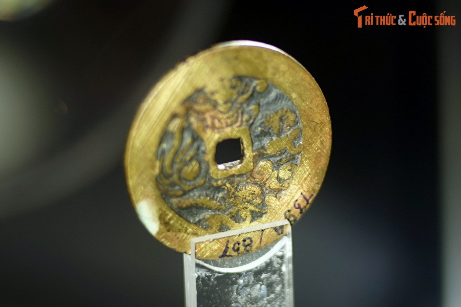 Trong giới sưu tầm tiền cổ ở Việt Nam, không nhiều người sở hữu đại tiền “Cảnh Hưng thông bảo” vì đây là đồng tiền rất hiếm.