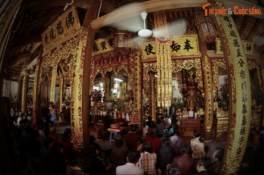 Sang thế kỷ 17, đạo Lão suy thoái, phần lớn các quán dần trở thành đền, chùa. Trong khuôn viên Bích Câu Đạo Quán cũng có thêm chùa và điện thờ Mẫu. Hoạt động tu tiên luyện phép nơi đây cũng mai một dần theo thời gian.