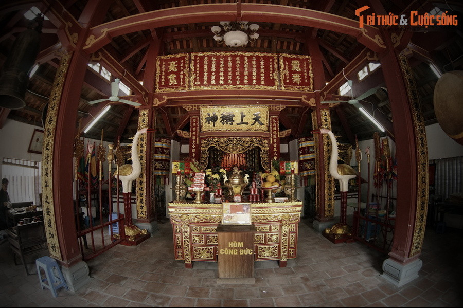 Suốt thời Lê sơ, với cảnh đẹp và truyền thuyết lãng mạn về chàng Trần Tú Uyên gặp tiên Giáng Kiều, Bích Câu Đạo quán từng là một trong những thắng tích nổi tiếng bậc nhất ở kinh đô.