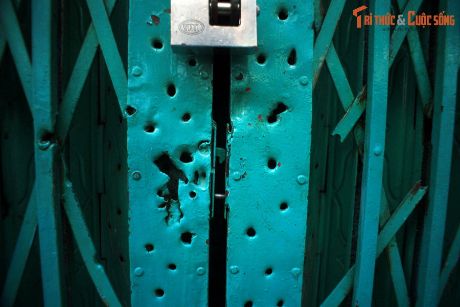 Sau khi các chiến sĩ bị bắt, địch cho người đến bắn phá căn nhà vì nghi đây là nơi trú ngụ của đội biệt động. Nhưng chúng không thể tìm ra căn hầm bí mật. Cho đến năm 1975, chính quyền Sài Gòn vẫn không biết rằng quân Giải phóng có cả một kho vũ khí ngay sát Dinh Độc Lập.