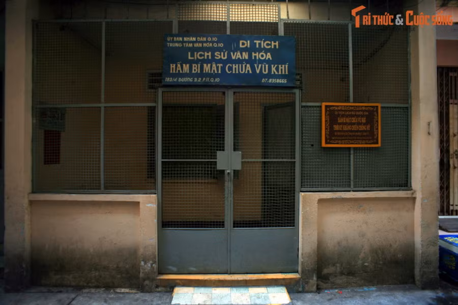 3. Nhà số 183/4 đường 3 tháng 2, phường 11, quận 10, TP HCM là một ngôi nhà có số phận rất đặc biệt trong giai đoạn kháng chiến chống Mỹ. Ngôi nhà nằm lọt giữa hàng loạt cơ quan quân sự quan trọng của địch như Quân vụ Thị trấn, Biệt khu Thủ đô, Bộ chỉ huy Biệt động quân...